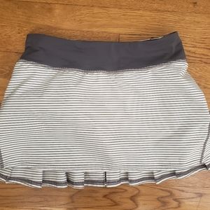 Lululemon ruffle striped skirt grey and white